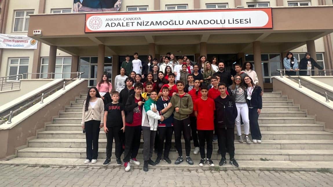 Adalet Nizamoğlu Anadolu Lisesi'ne TÜBİTAK Bilim Fuarı Ziyaretimiz